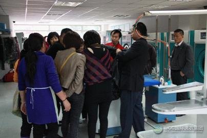 干洗店加盟商纷纷拥上UCC国际洗衣培训中心学习