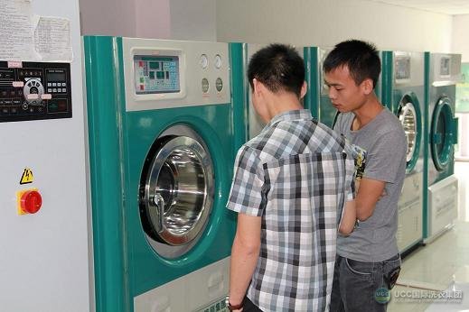 UCC国际洗衣集团干洗店加盟连锁企业拥有自主研发的高端干洗设备