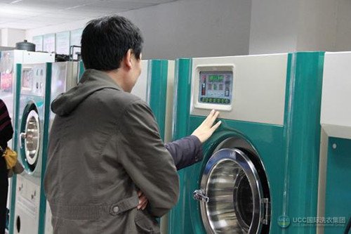 投资者在了解干洗设备