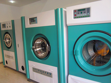 如何选购比较好的干洗设备